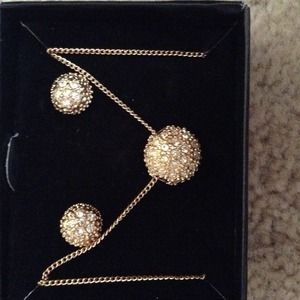 Gold and crystal necklace and earrings