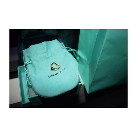 SOLD Tiffany & Co 18k Gold Elsa Peretti Open Heart - Picture 3 of 4