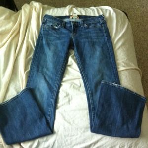 Amazing pair of lucky brand jeans.