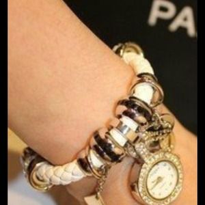 💥💥SOLD💥💥Bracelet watch