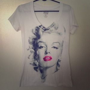 Marilyn Monroe V-neck shirt