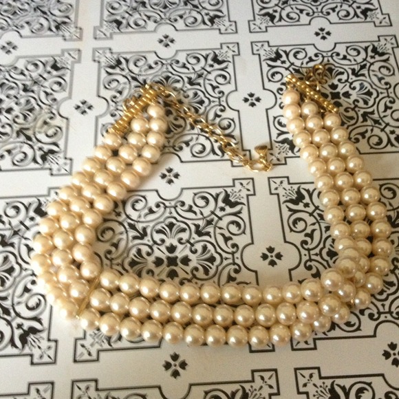 💢SOLD💢Vintage OLGI 3 Strand Pearl Choker