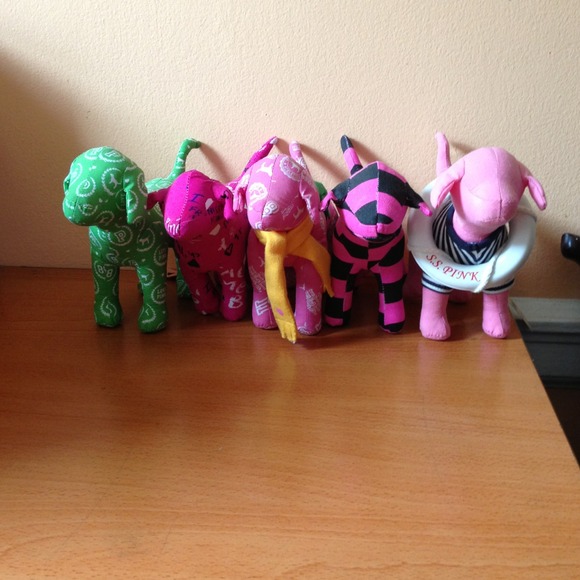 Victoria's Secret pink dogs