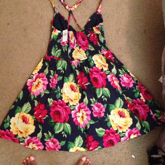 Dress - Picture 2 of 4