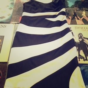 Foxy Black & White Dress. Very Mad Men.