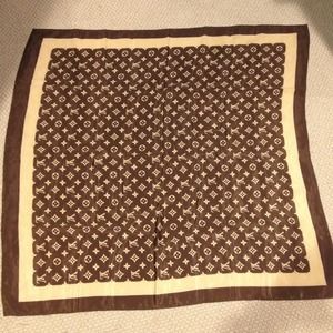 Large Louis Vuitton scarf