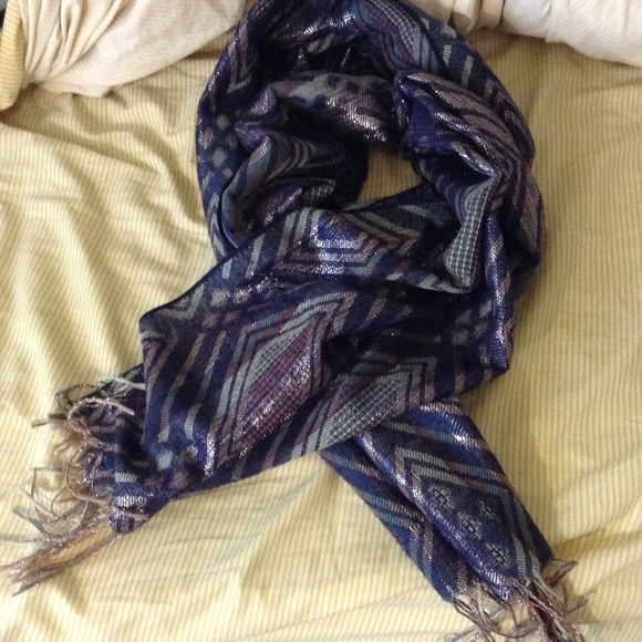 Silver/blue scarf