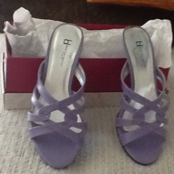Sandals - Picture 1 of 3