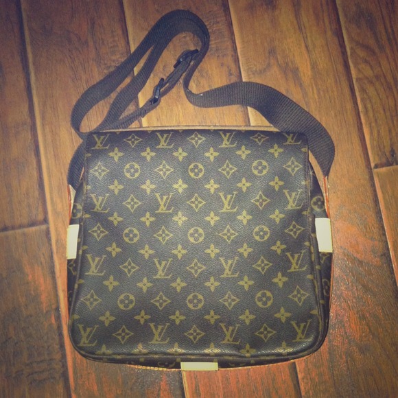 💯AUTHENTIC LOUIS VUITTON/REDUCED FOR TODAY ONLY🎉