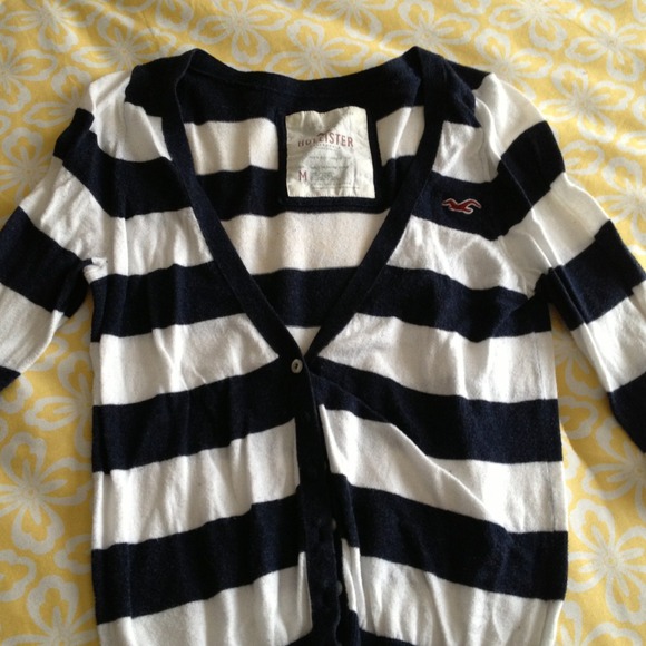 ❌TRADED❌Hollister Cardigan