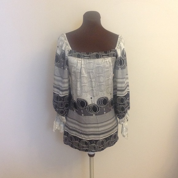 Black and White Silk Karen Kane Top sz XL