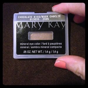 SOLD IN BUNDLE BNWT Mary Kay Eyeshadow