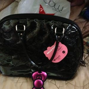 Black hello kitty pursue very unique💖