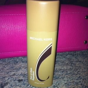 🔴🚫SOLD⛔❌Michael Kors Rain and Stain Repellent