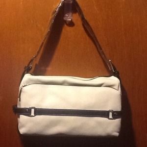 Bundle @mamacow* purse, fish, & 2 Burt's/Gud items