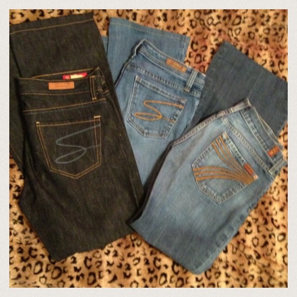 Excellent cond. 3 prs of jeans size 28