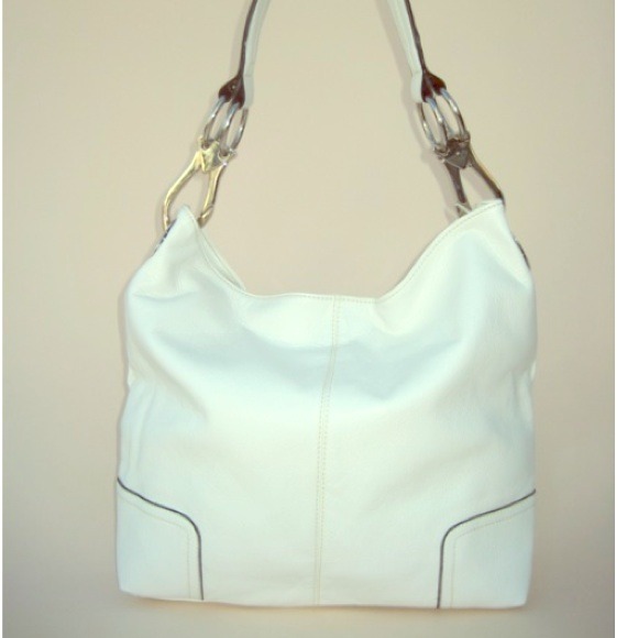 💜Bucket Style Handbag in White💜