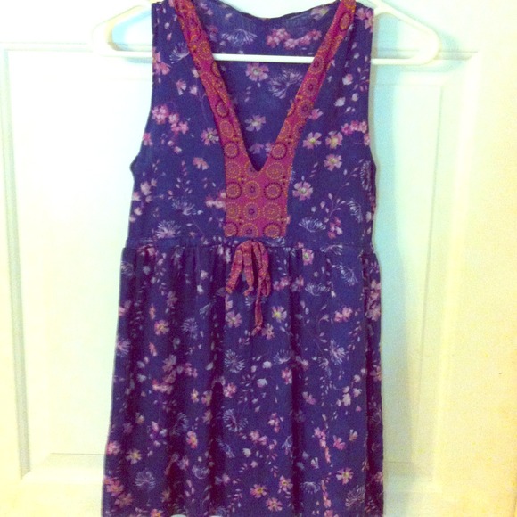 Sweet Pea Sleeveless shirt