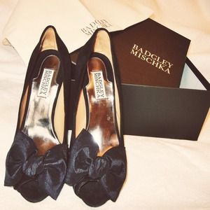 Never Worn Badgley Mischka Sail High Heels