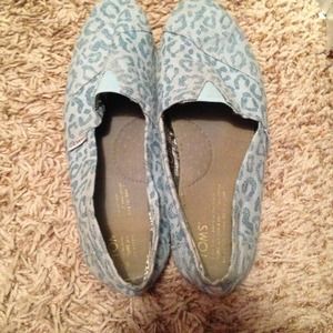 Blue leopard toms💙
