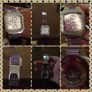 ❌❌trade❌❌😍Guess Watch. Purple bubble gum band