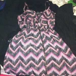 Xhilaration zigzag zipper dress size M