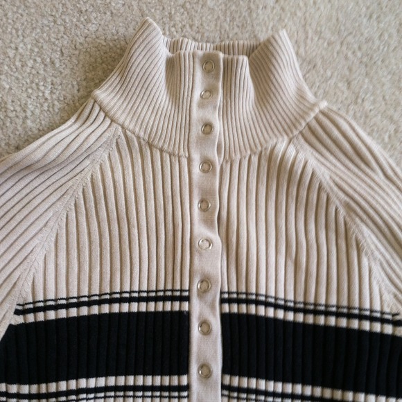 💥SOLD 💥 Bebe ribbed beige w/black stripe - Picture 4 of 4