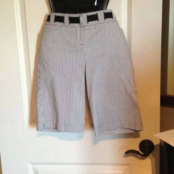 INC CAPRI SHORT in black and white stripe. - Picture 1 of 4