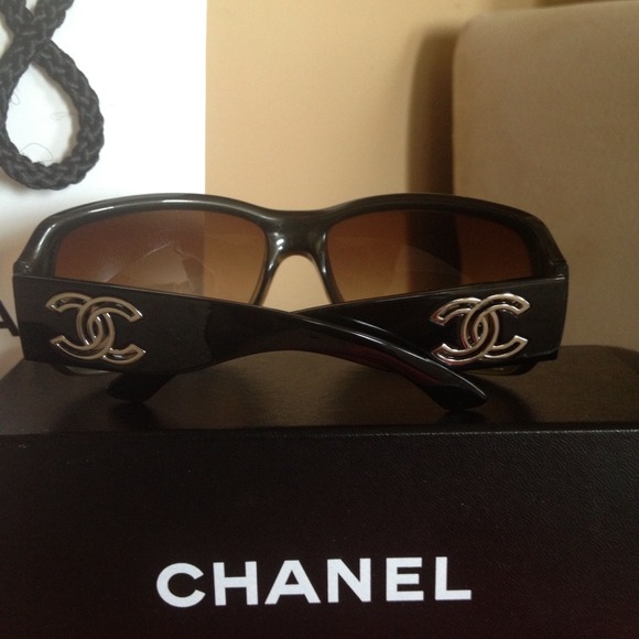 Authentic Chanel Sunglasses w/ original case