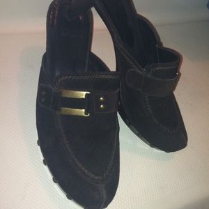 **REDUCED**Stuart Weitzman suede clog heels 2.5"