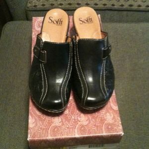 Soft Dory Black mule slipons
