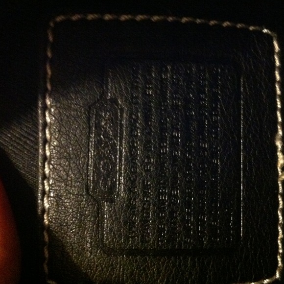 Black and grey Coach handbag - Picture 3 of 3