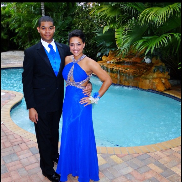 🎉SOLD🎉Prom Dress! - Picture 4 of 4