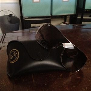 Ray Ban sunglasses. 💢REDUCED!!💢