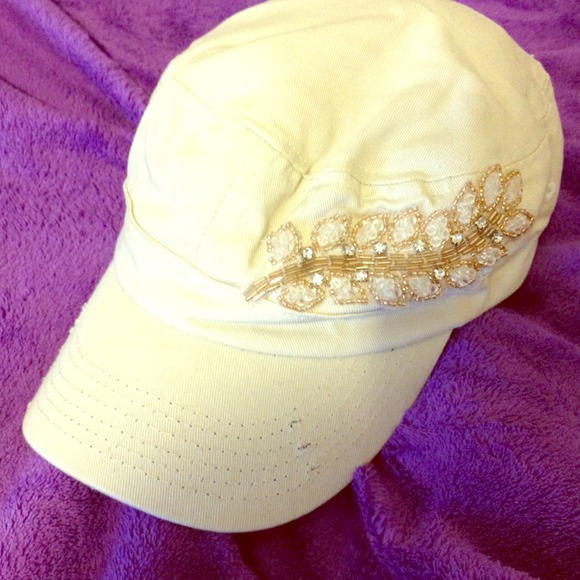 Stylistic hat with beautiful details
