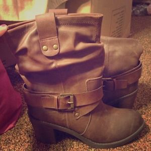 Bundle for  @missjack08 boots an romper.