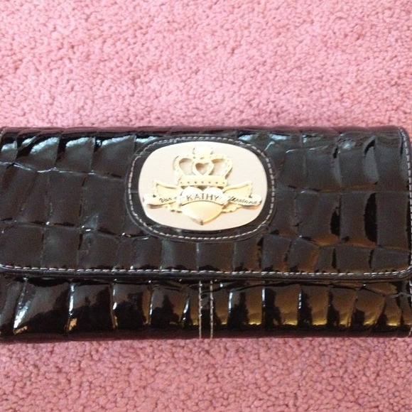 Kathy van Zealand trifold wallet
