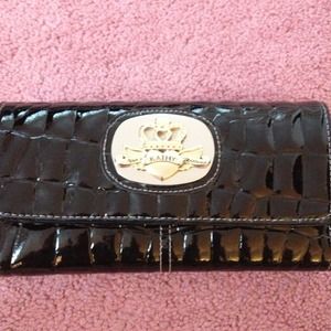Kathy van Zealand trifold wallet