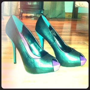 SOLD - Bundled - Jennifer Lopez Peep toes! New!!