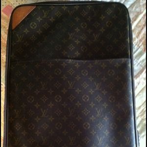 Louis Vuitton Pegase 55 Suitcase