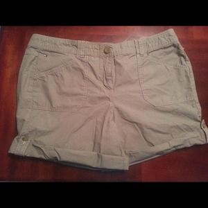 Tommy Hilfiger Shorts - Bundle for @Roxiepoxie