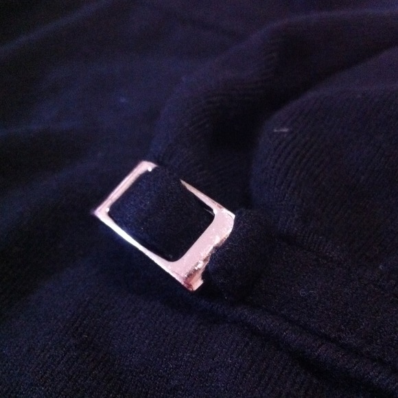 Express turtleneck short sleeve sweater - Picture 2 of 3