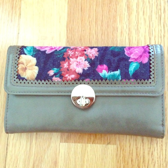 Cute Urban Outfitters floral wallet! :)