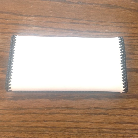 NOT AVAILABLE*******Lululemon athletica wallet NEW - Picture 2 of 4