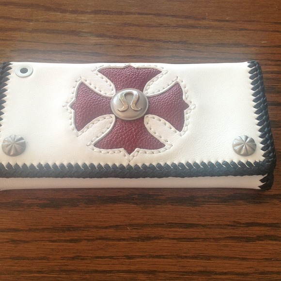 NOT AVAILABLE*******Lululemon athletica wallet NEW - Picture 4 of 4