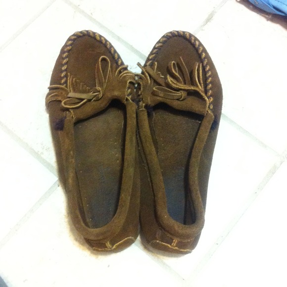SOLD! Minnetonka moccasins