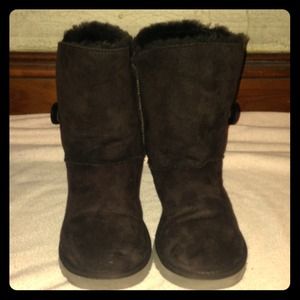 Chocolate Bailey Button Uggs