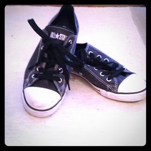 🌟Reduced price!!!!🌟Grey and white converse