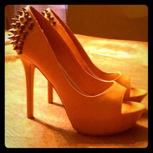 🌟✨reserved✨✨ Nude platform spike shoes