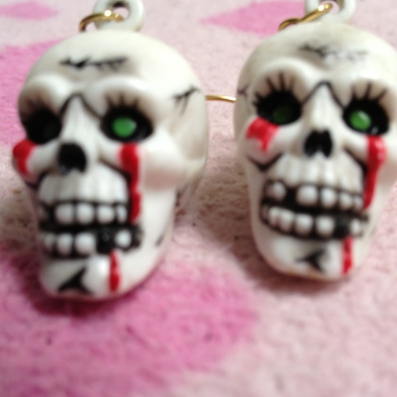 ✅Skull Earrings! Cute for Halloween